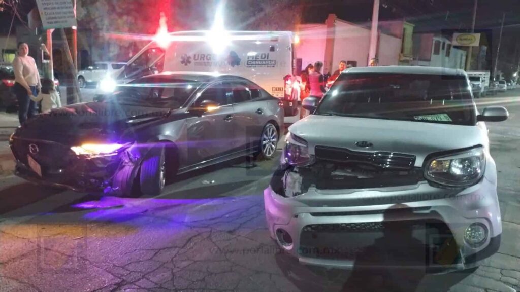 Conductor omite alto y provoca choque con cuantiosos daños en Altavista