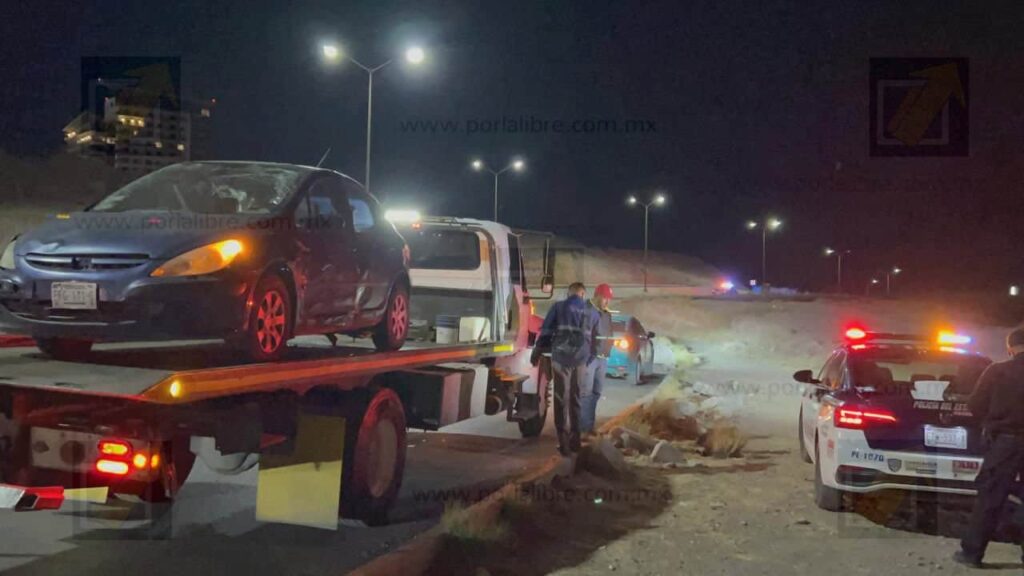 Le gana la curva y vuelca en la Vía Sicilia; conductor ileso