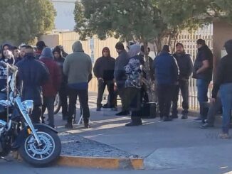 Inconformes aseguran que continúan despidos y protestas en planta maquiladora