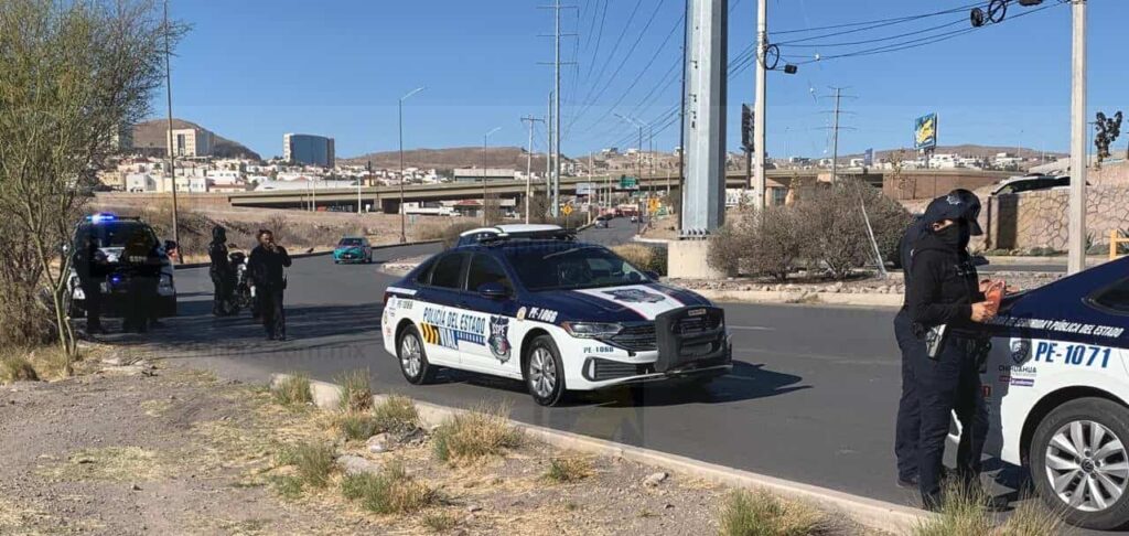 Volcadura en Vía Sicilia deja a conductora con lesiones menores