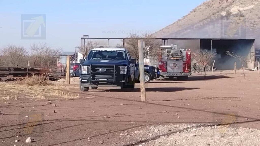 Incendio en rancho del Portal del Fresno consume pastura y madera 