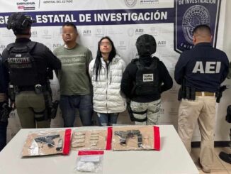 Capturan en cateo a pareja integrantes de «La Línea»; aseguran armas, droga y vehículos