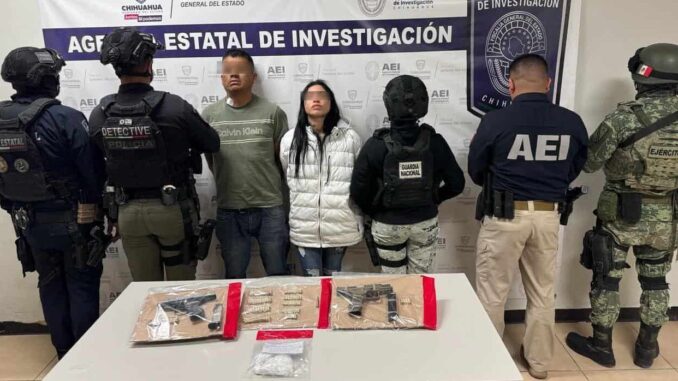 Capturan en cateo a pareja integrantes de «La Línea»; aseguran armas, droga y vehículos