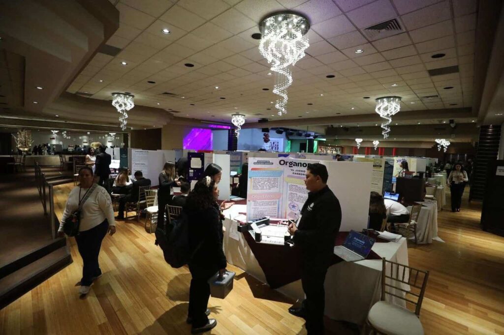 Participan estudiantes de CBTIS y CETIS en concurso estatal de prototipos