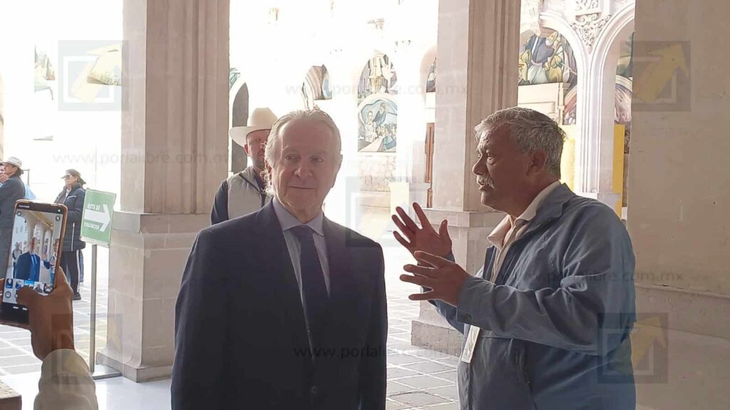 Se reúne Santiago Creel con la gobernadora Maru Campos