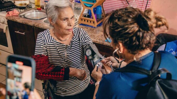 Promueve alcalde Bonilla servicios de salud del IMPAS en la colonia Punta Oriente