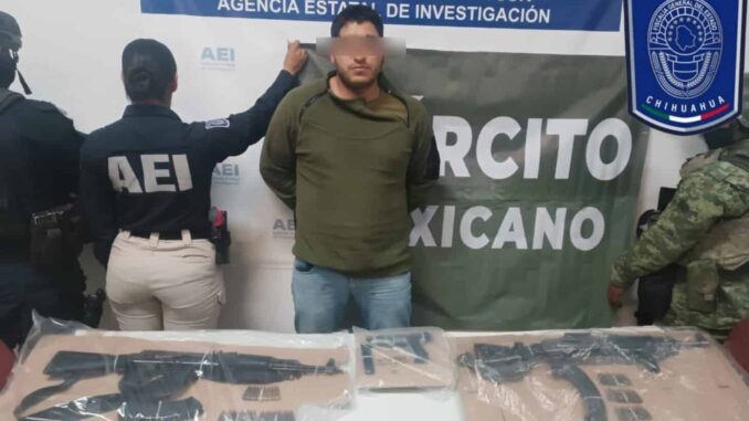 Detienen en Guadalupe y Calvo a joven con «cuernos de chivo», cartuchos y cargadores en troca robada