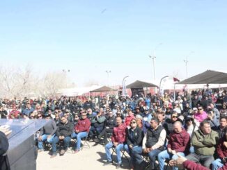 Entregan vales para engomado ecológico a vecinos de Anapra