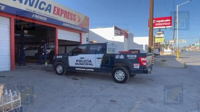 Roban autopartes y herramientas en taller mecánico de la avenida de las Américas