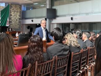 Jorge Soto llama a los jóvenes a prepararse y no caer en la corrupción