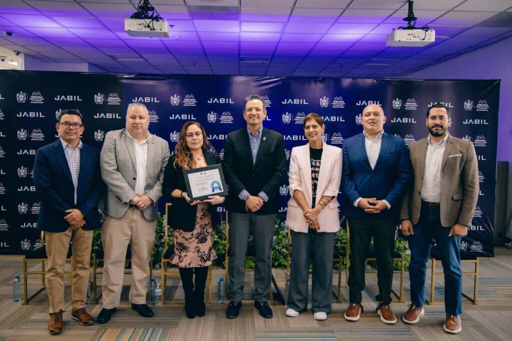 Entrega alcalde a empresa JABIL “Distintivo por Buenas Prácticas de Inclusión Laboral