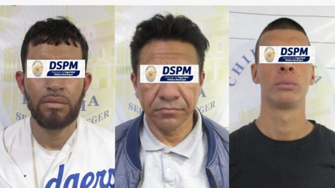 Agentes municipales detienen a tres vendedores de drogas