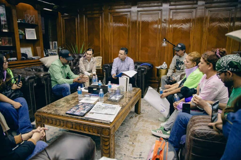 Acuerdan alcalde Bonilla y activistas trabajar juntos en pro de la protección de animales