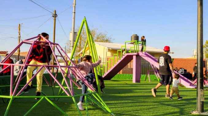 Entrega alcalde Bonilla parque recién remodelado a vecinos de la colonia Arturo Gámiz