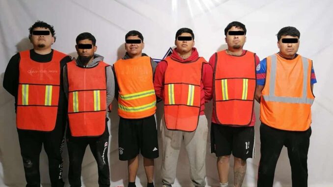 Rescatan a 10 migrantes y detienen a 6 presuntos polleros