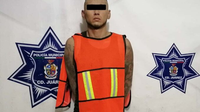 Detienen a dos hombres por homicidio y a 4 personas que impedían su arresto