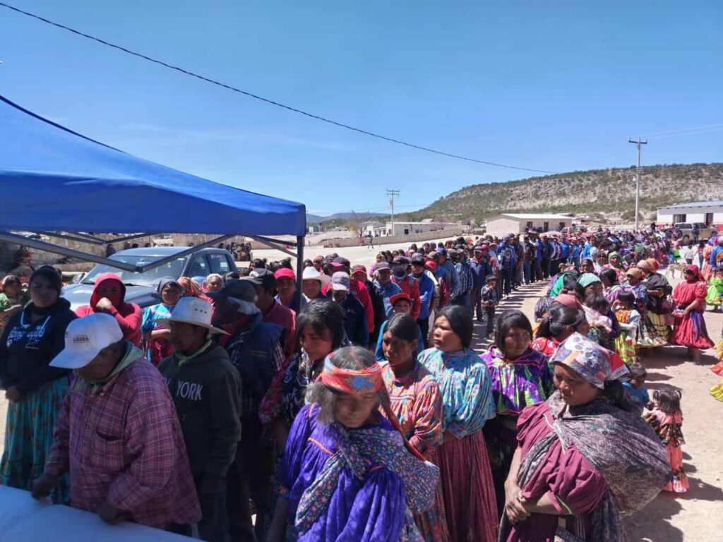 Apoya DIF Estatal a 1,700 familias de la Sierra Tarahumara con maíz y frijol