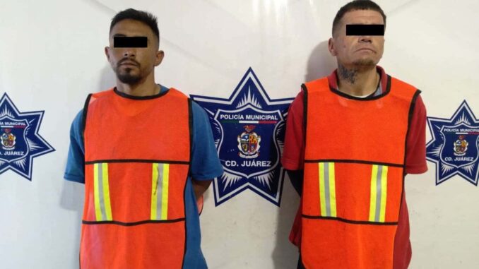 Arrestan a dos por robar mercancía de un camión repartidor