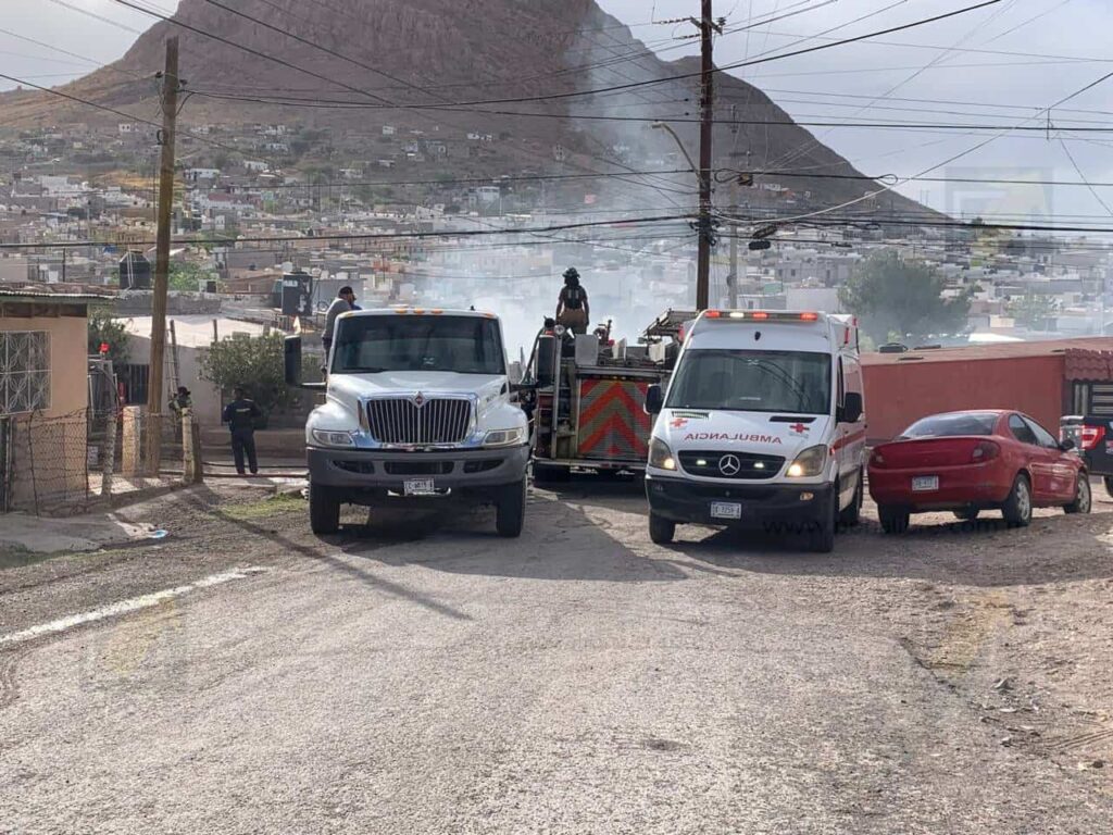 Hallan cuerpo calcinado tras incendio en jacales levantados junto a un arroyo