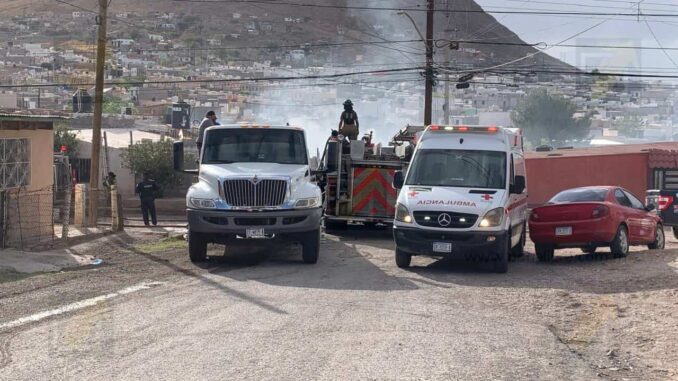 Hallan cuerpo calcinado tras incendio en jacales levantados junto a un arroyo