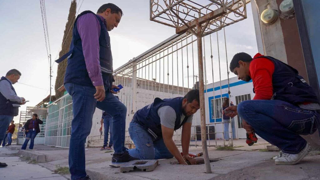 Beneficia JMAS a más de 300 vecinos de la colonia Minerales ll con reparación de fugas de agua