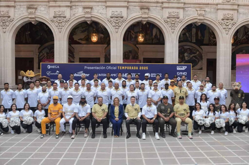 Maru Campos acompaña a Dorados de Chihuahua en la presentación de la temporada 2025 de la LMB