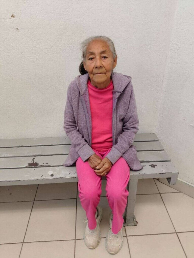 Buscan a familiares de mujer extraviada en la Felipe Ángeles