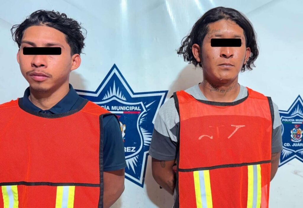 Arrestan a un joven y su amigo por golpear a su padrastro