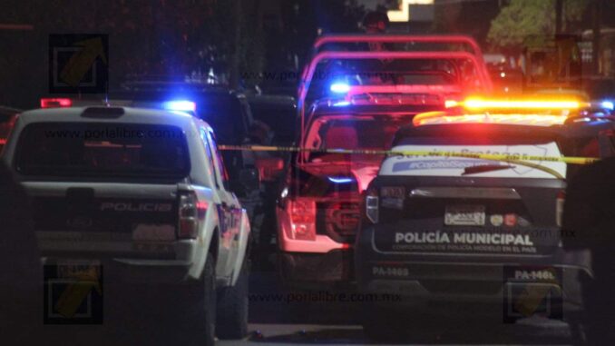 Mujer es asesinada a balazos al llegar a su domicilio en la colonia Insurgentes