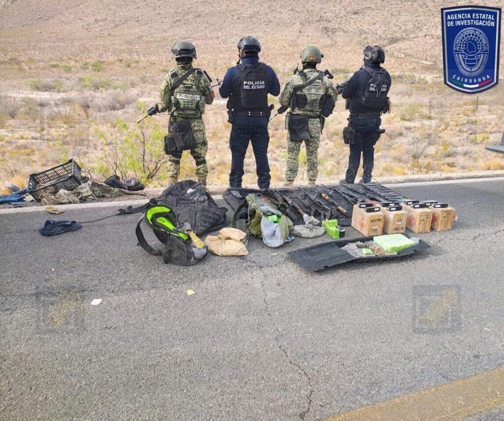 Aseguran arsenal abandonado tras enfrentamiento en la carretera Ojinaga – Aldama
