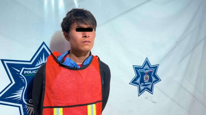 Lo sorprenden robando en interior de un negocio