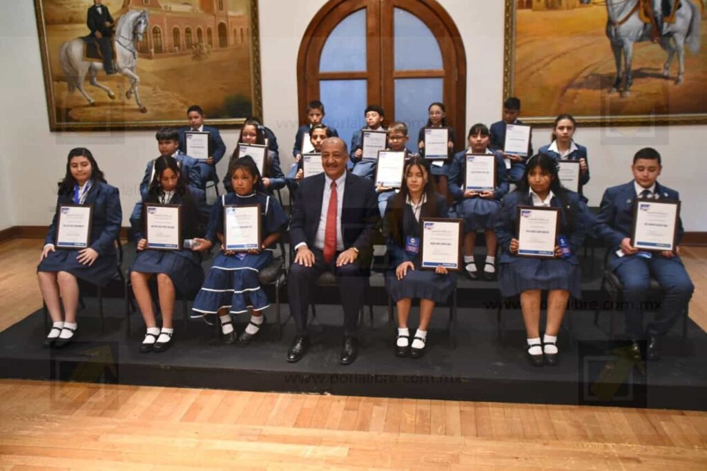 Entregan nombramientos al Gabinete Infantil 2025