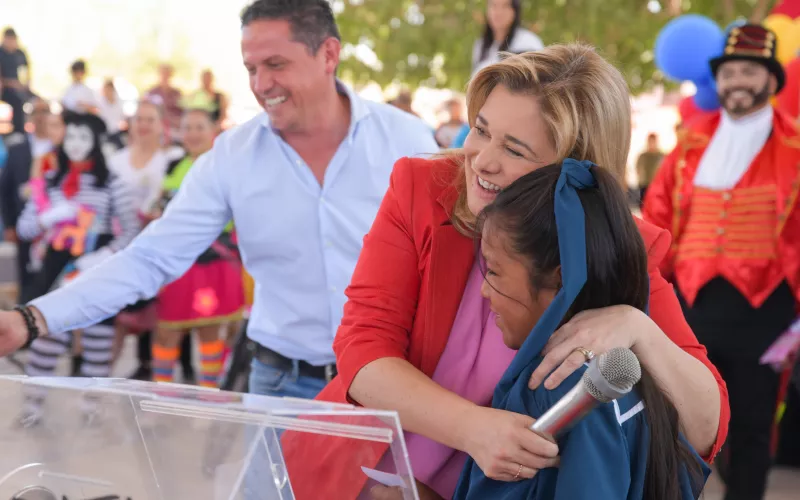 Maru Campos festeja en Delicias a las niñas y niños en su día