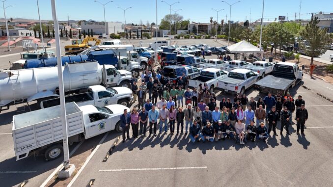 Entregan vehículos para recolección de basura, seguridad pública y diversas áreas municipales