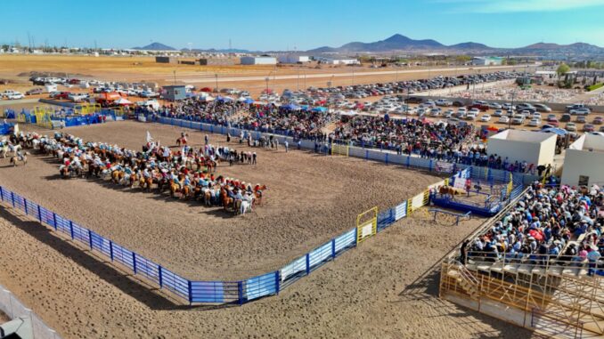 Beto Pérez inaugura la Arena de Rodeo Centenario Tres Culturas