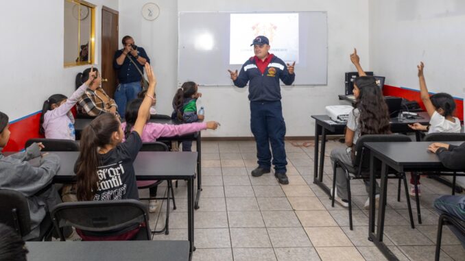 Bomberos de Cuauhtémoc recibe a 400 niños al mes en sus instalaciones