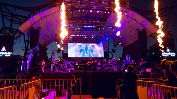 Reúne Orquestándola Sinfónico Rock en Español a cerca de 11 mil personas en una noche inolvidable