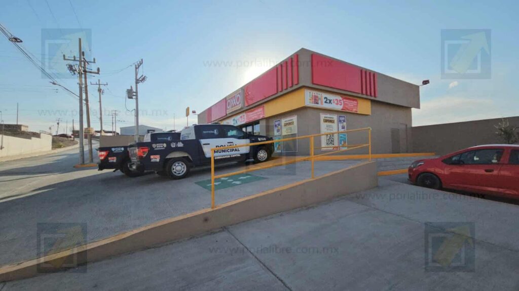 Asaltan oxxo al norte de la ciudad; el ladrón huyó