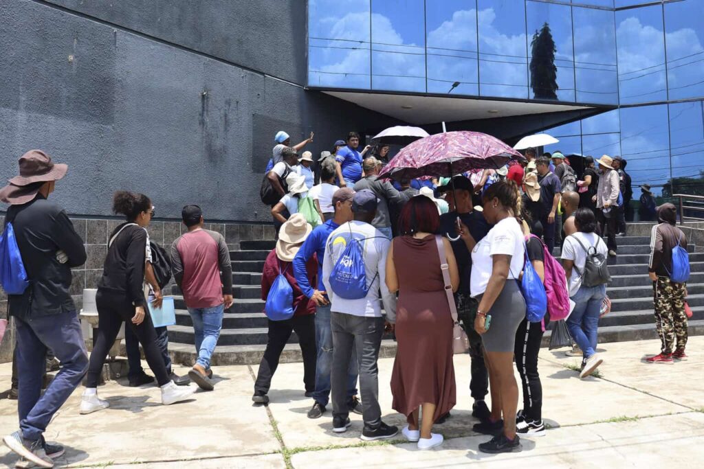 Acnur cierra cuatro oficinas en México por «recortes financieros», pero deja ocho abiertas