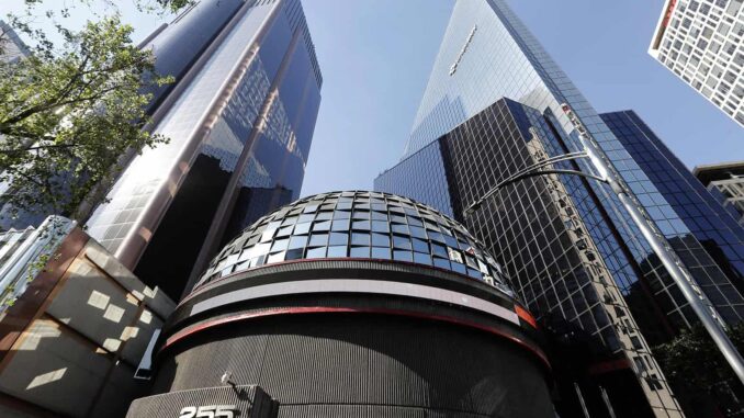La Bolsa de México acumula pérdida semanal del 1.6% y corta tres semanas de avances