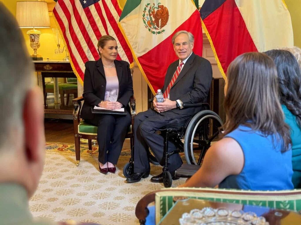 Maru Campos y Greg Abbott fortalecen relación bilateral entre Chihuahua y Texas