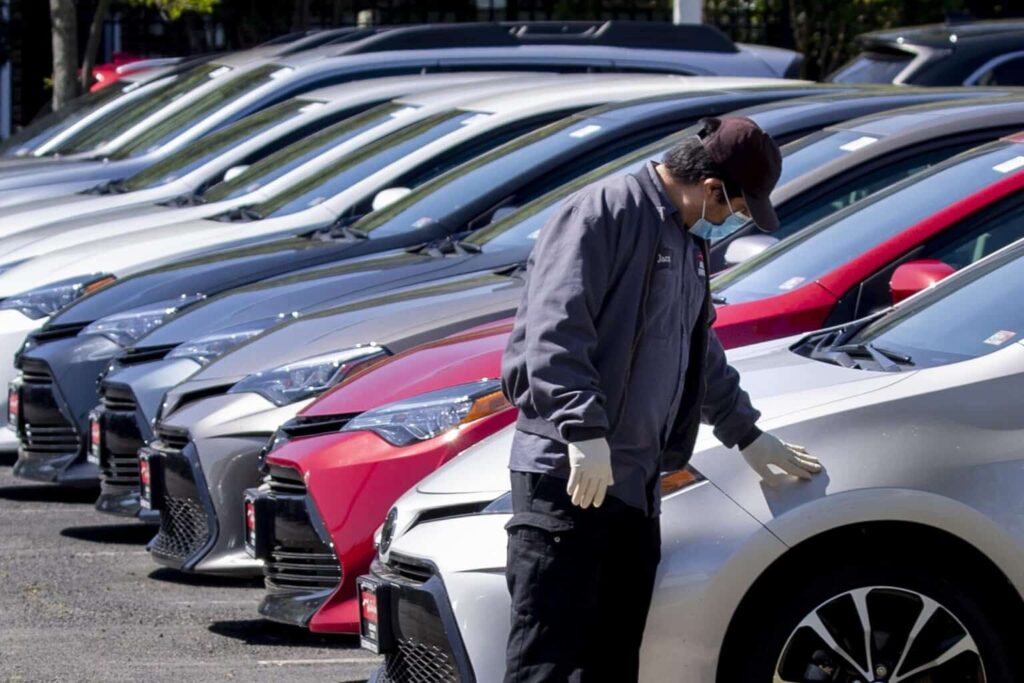 Precios de automóviles, usados y nuevos, suben en EE.UU. por aranceles de Trump