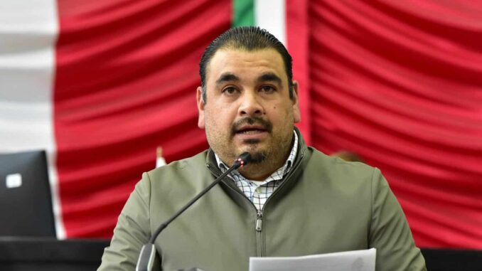 Pide Luis Fernando Chacón reconocer labor de voluntarios que combaten incendios forestales.