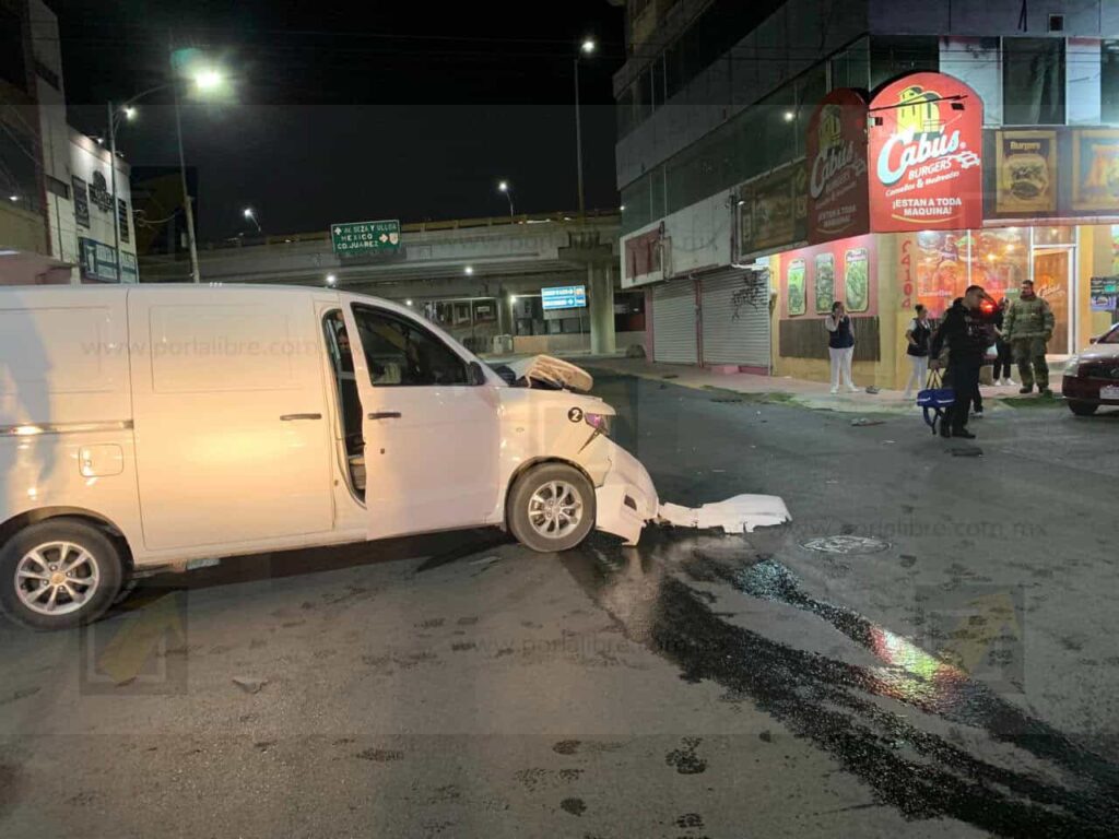 Choque con proyección provoca fuga de gas y moviliza a cuerpos de emergencia en la colonia Centro