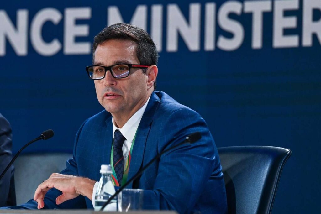 Nubank fichará como directivo al expresidente del Banco Central brasileño Roberto Campos