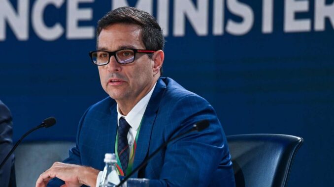 Nubank fichará como directivo al expresidente del Banco Central brasileño Roberto Campos