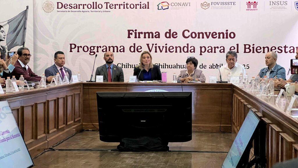 Beto Pérez participa en firma de convenio para Programa de Vivienda para el Bienestar