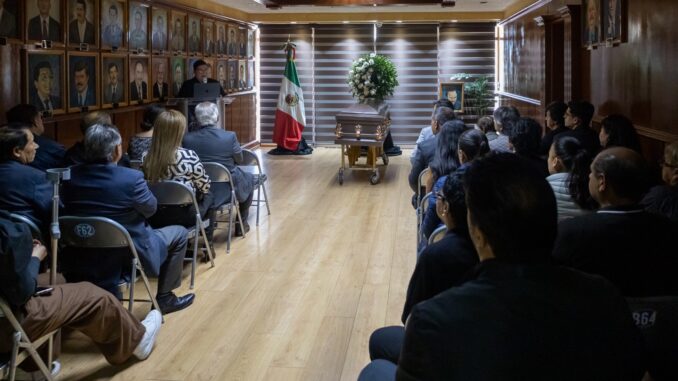 Rinden homenaje de cuerpo presente a ex alcalde Humberto Ramos, en Cuauhtémoc