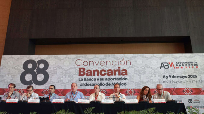 Regulador financiero destaca retos para fortalecer el sistema bancario en México