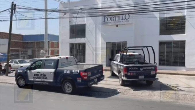 Roban 15 mil pesos tras abrir boquete en mueblería de Fuentes Mares y Nueva España 